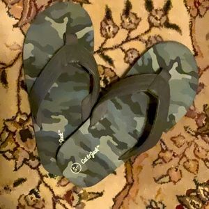Camo cat and jack Sandles! Adorable ☺️